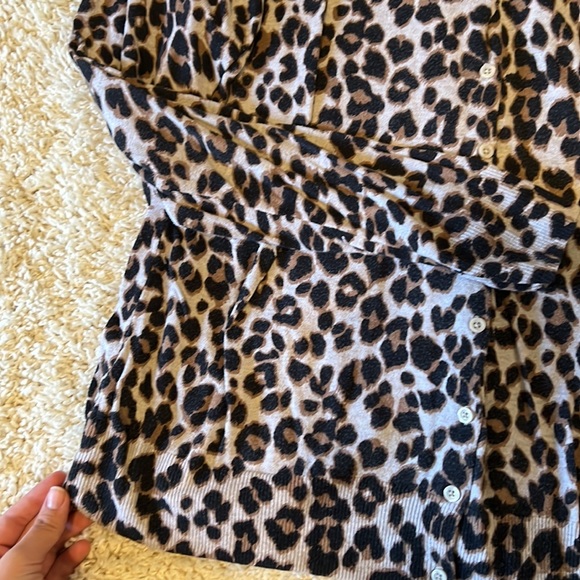 •button down sweater• - Picture 3 of 3